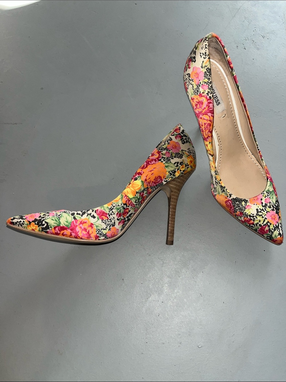 Guess Pumps 6M